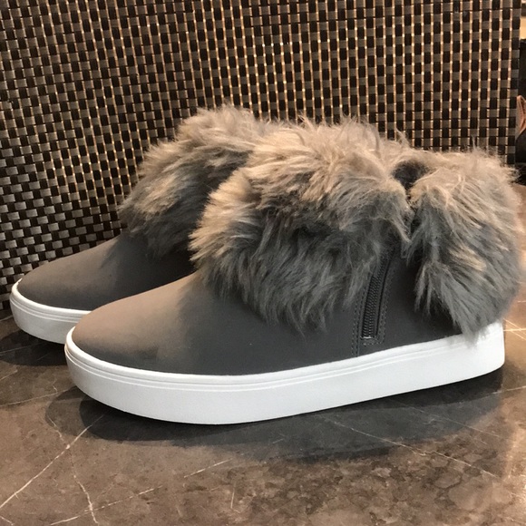 Brash Gray Faux Fur Trimmed Ankle Booties/Shoes Size 8.5 - Picture 4 of 11